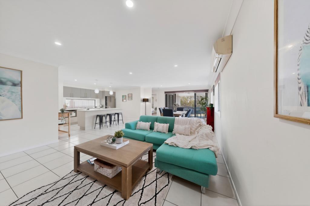 24 Severn Cres, North Lakes, QLD 4509