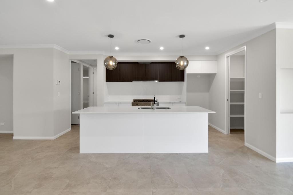 66 Lord Howe Cct, Banya, QLD 4551
