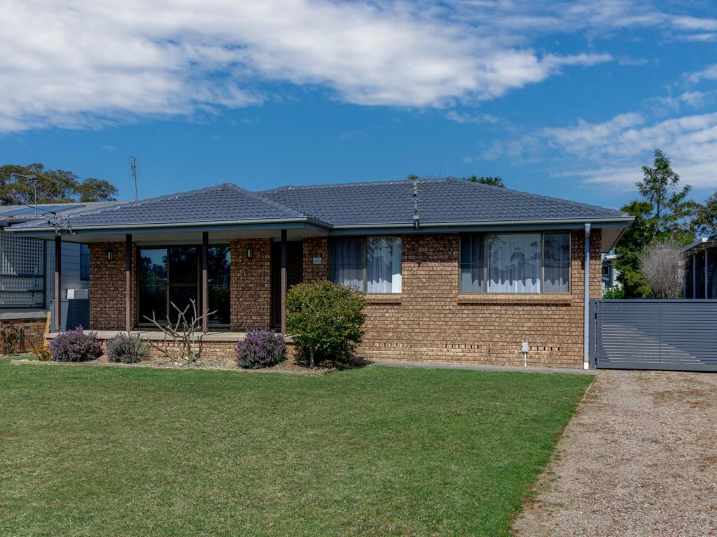 135 River Rd, Sussex Inlet, NSW 2540