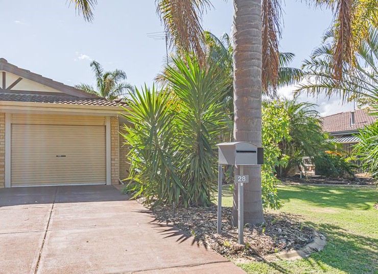 28b Inverness Dr, Meadow Springs, WA 6210