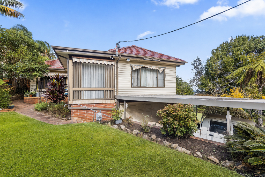 25 June Pde, Woonona, NSW 2517
