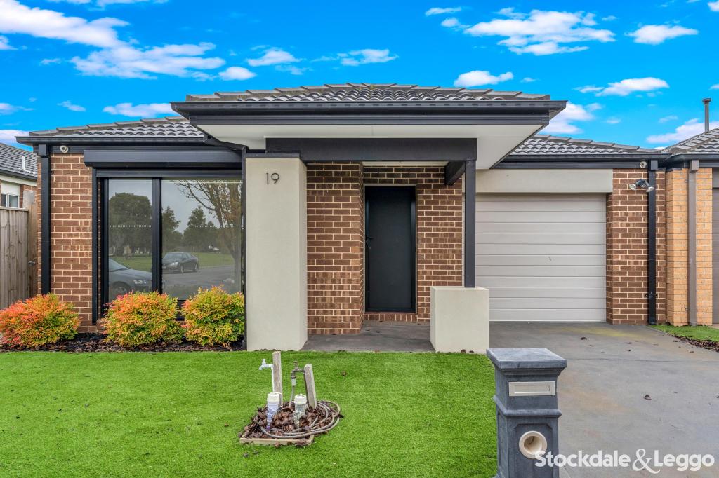 19 ARLINGTON PARK PDE, MICKLEHAM, VIC 3064