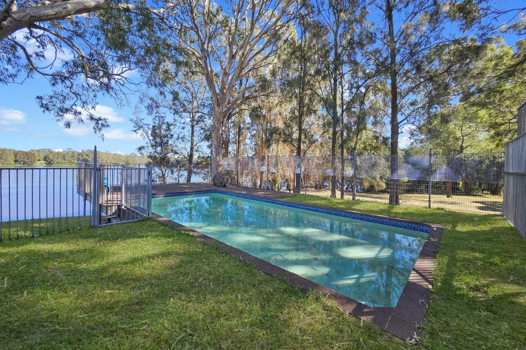 194 Henry Lawson Dr, Georges Hall, NSW 2198
