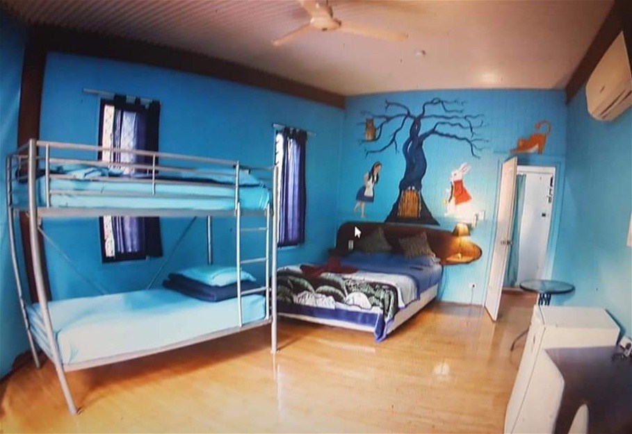 8 Meneling Rd, Batchelor, NT 0845