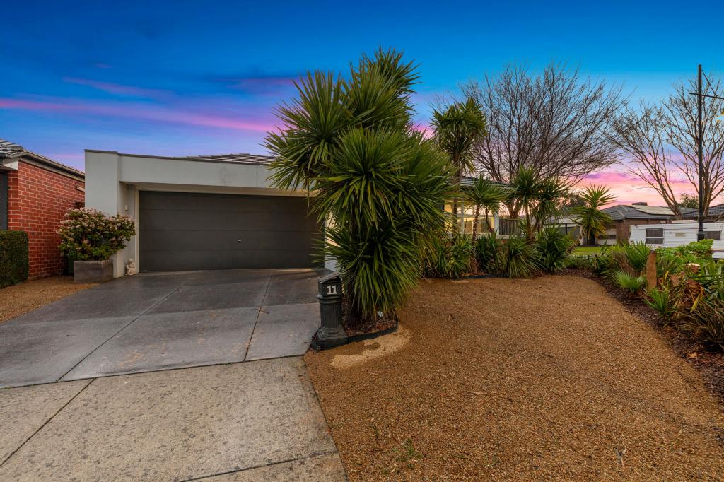11 Devine Dr, Pakenham, VIC 3810