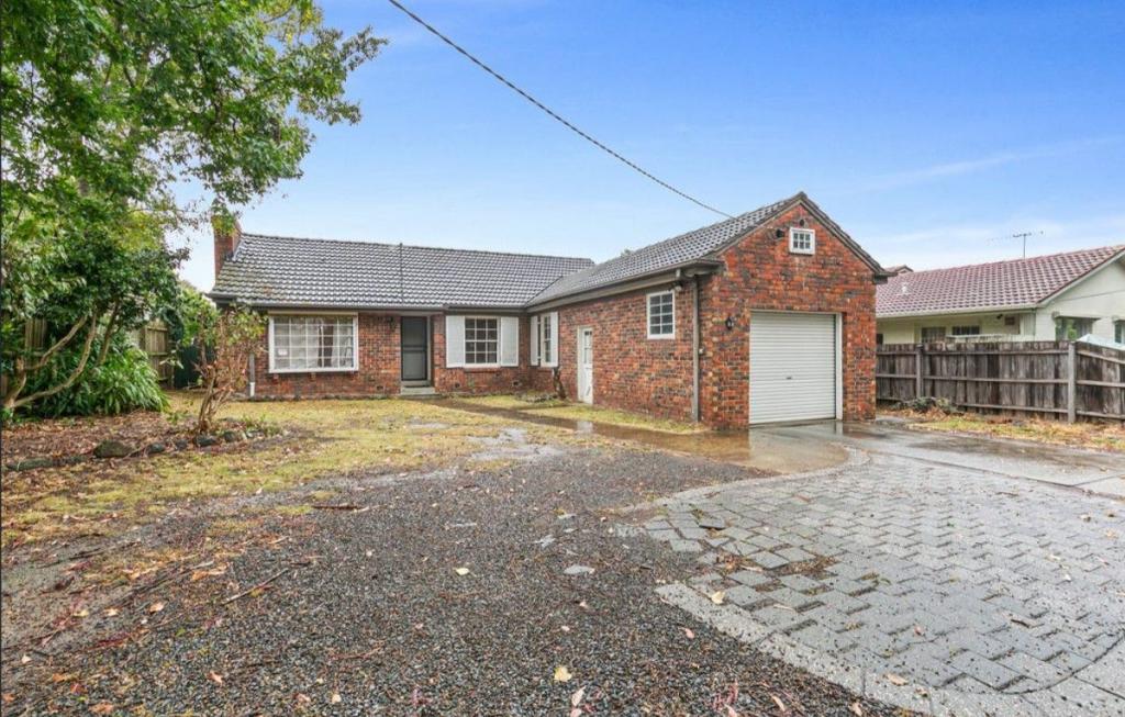 128 Blackburn Rd, Glen Waverley, VIC 3150