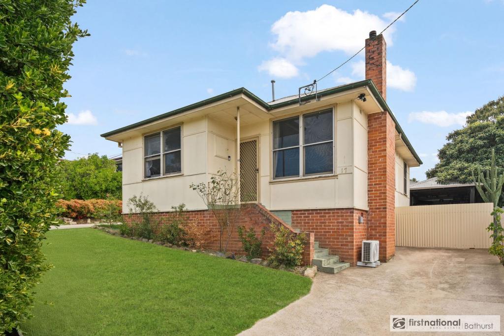 17 West St, West Bathurst, NSW 2795