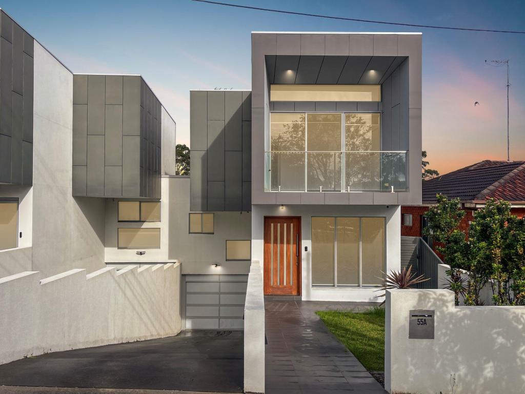55a Flinders Rd, Georges Hall, NSW 2198