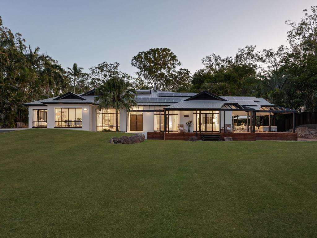 39 Phillip Cres, Barellan Point, QLD 4306