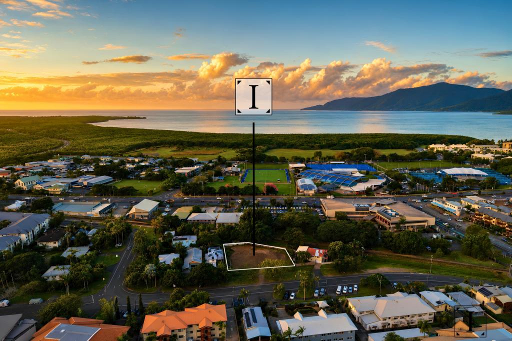 384 Mcleod St, Cairns North, QLD 4870