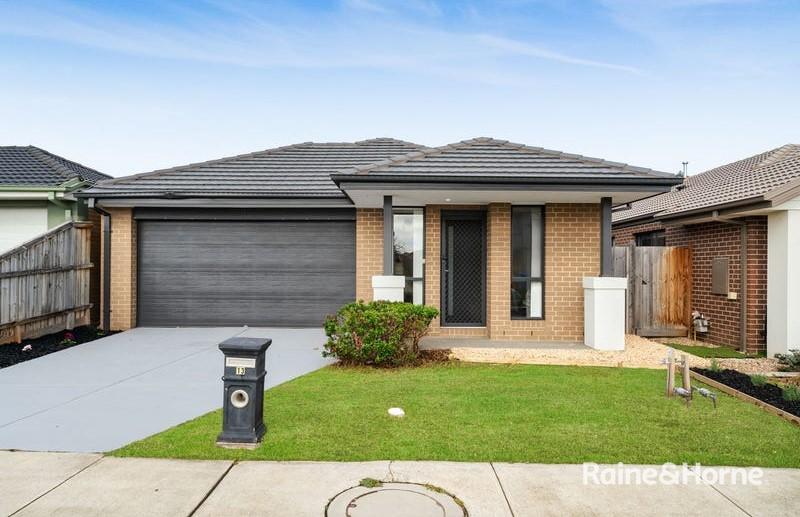 13 MERCURY RD, CRANBOURNE EAST, VIC 3977