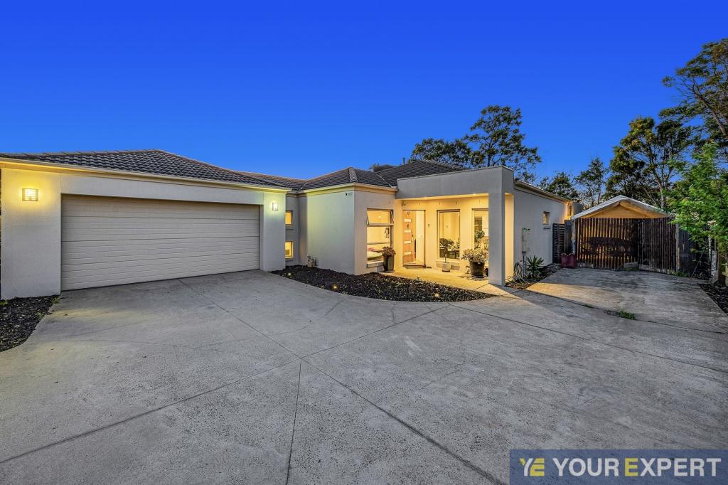 11&11A WILLOW DR, HAMPTON PARK, VIC 3976