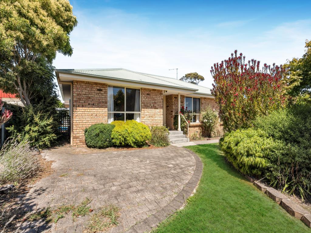 27 Rothesay Cl, Newnham, TAS 7248