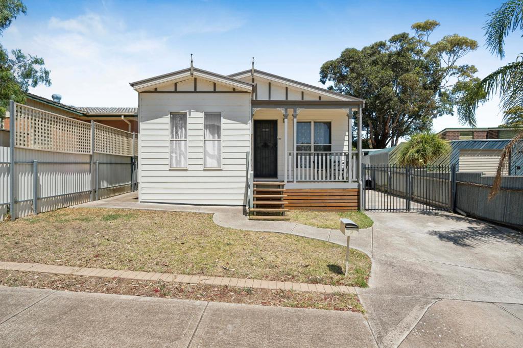 2 Owen Ct, Christie Downs, SA 5164