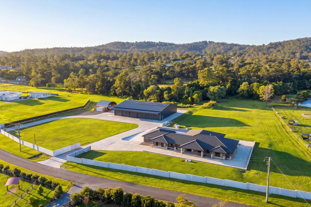 42 Equestrian Dr, Maudsland, QLD 4210