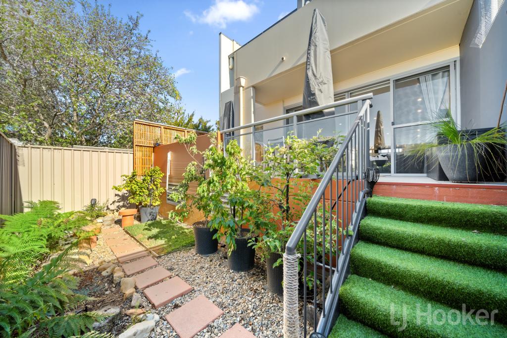 17b/17 Uriarra Rd, Queanbeyan, NSW 2620