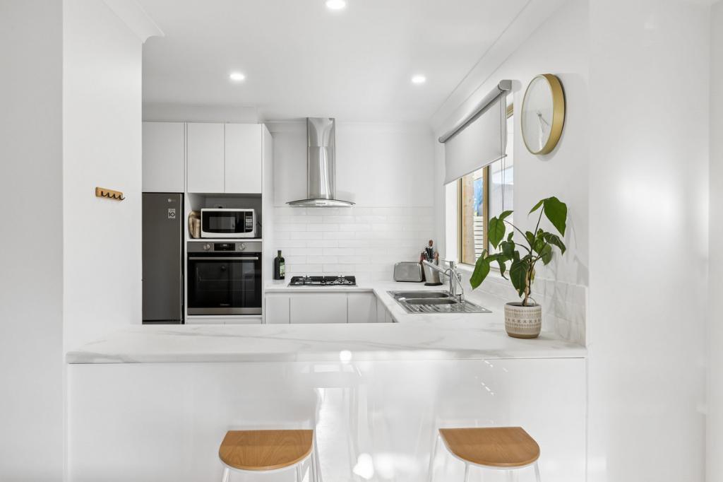 2/125 Grand Prom, Doubleview, WA 6018