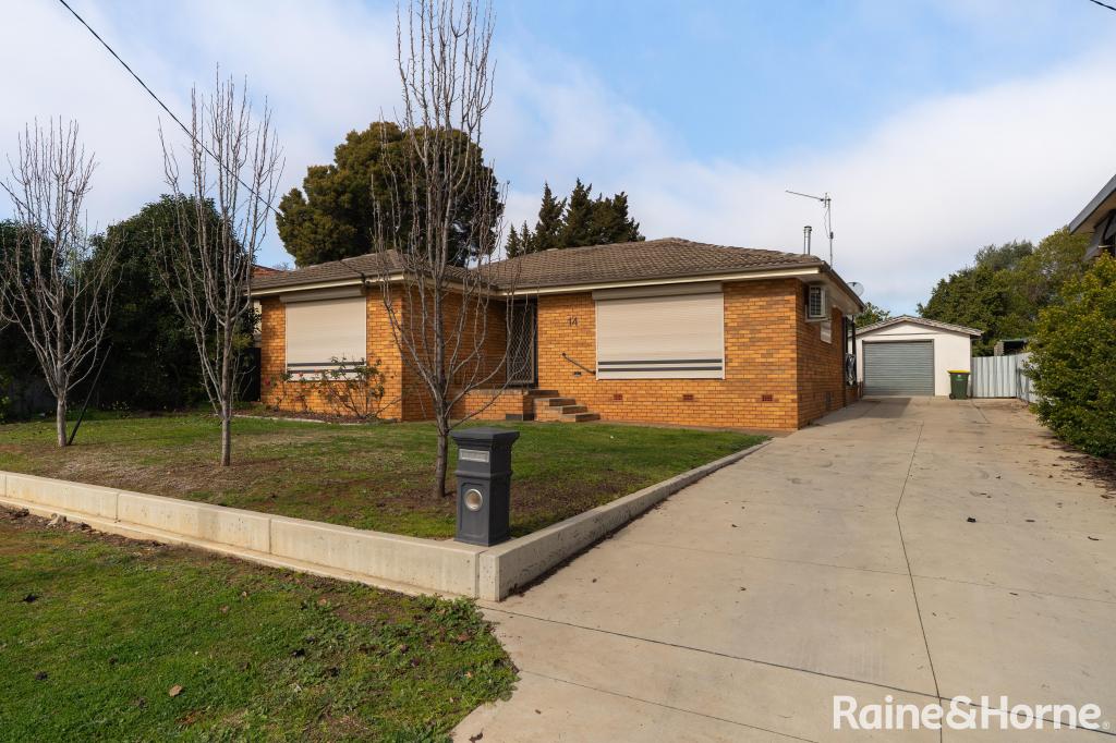 14 Temerloh Ave, Tolland, NSW 2650
