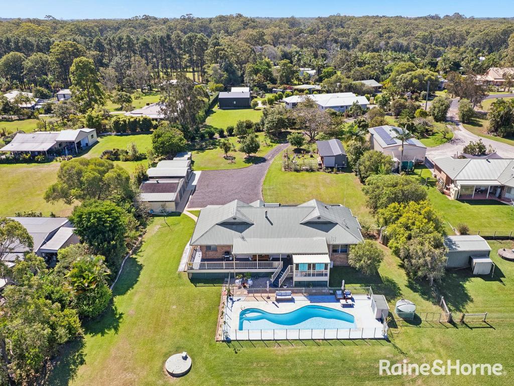 25 Waterview Cres, Woombah, NSW 2469