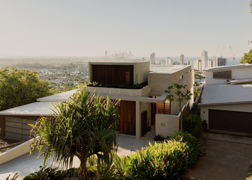 113 GEORGE ST E, BURLEIGH HEADS, QLD 4220