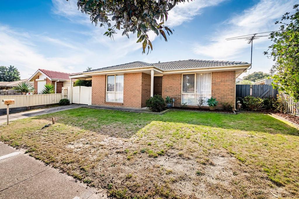 3 Brentwood Dr, Cranbourne North, VIC 3977