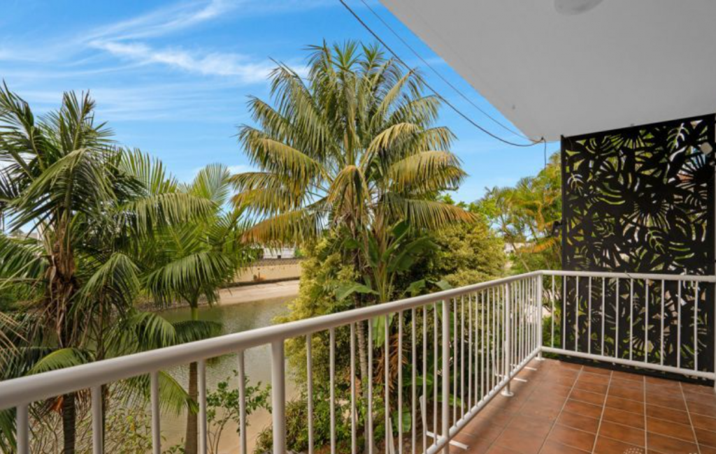 1/1 Orvieto Ave, Mermaid Waters, QLD 4218