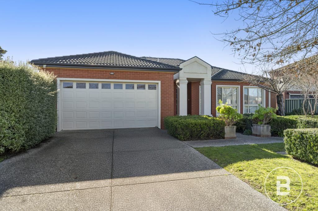 32 St Chester Ave, Lake Gardens, VIC 3355
