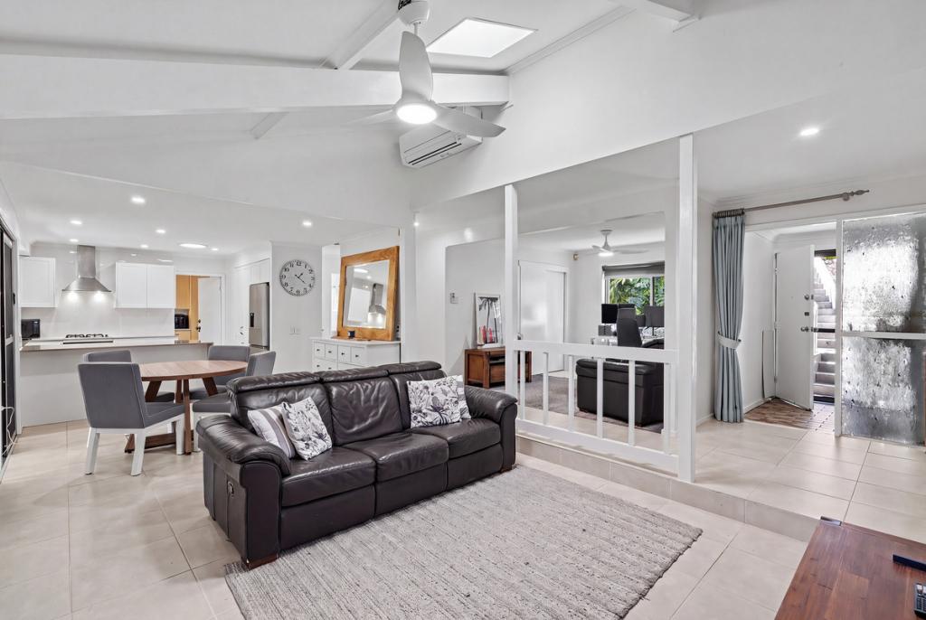10 Tomanbil Tce, Ashmore, QLD 4214