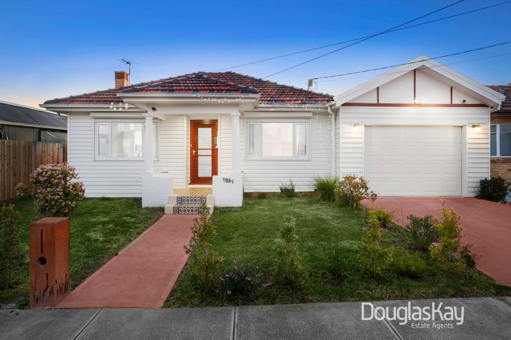21 LODDEN ST, SUNSHINE NORTH, VIC 3020