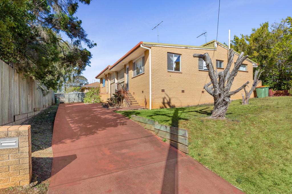 1/172 Tor St, Rockville, QLD 4350