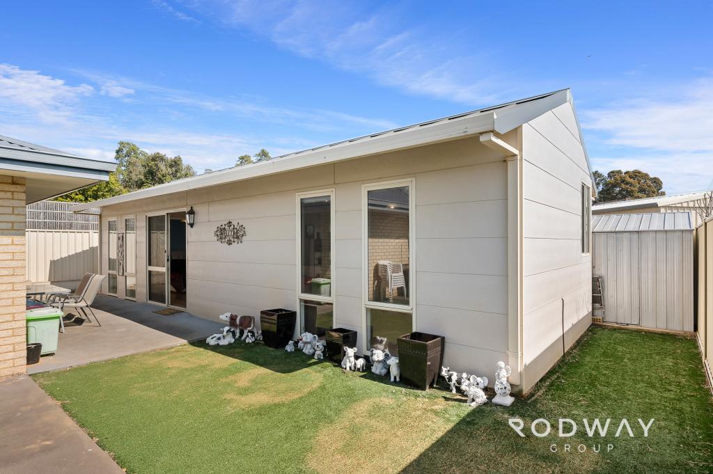 8a Brolga Gr, Seville Grove, WA 6112