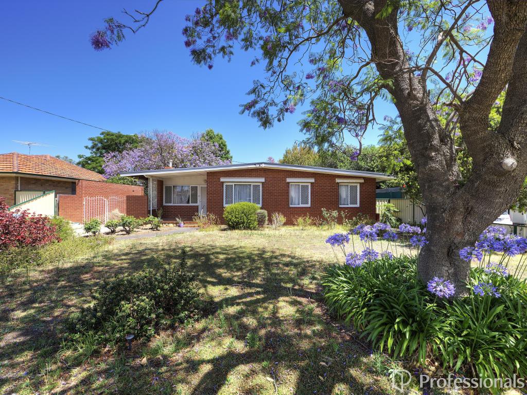 7 Sussex Rd, Forrestfield, WA 6058