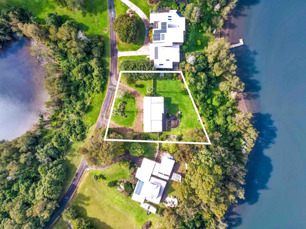64 Kyla Park Cl, Tuross Head, NSW 2537
