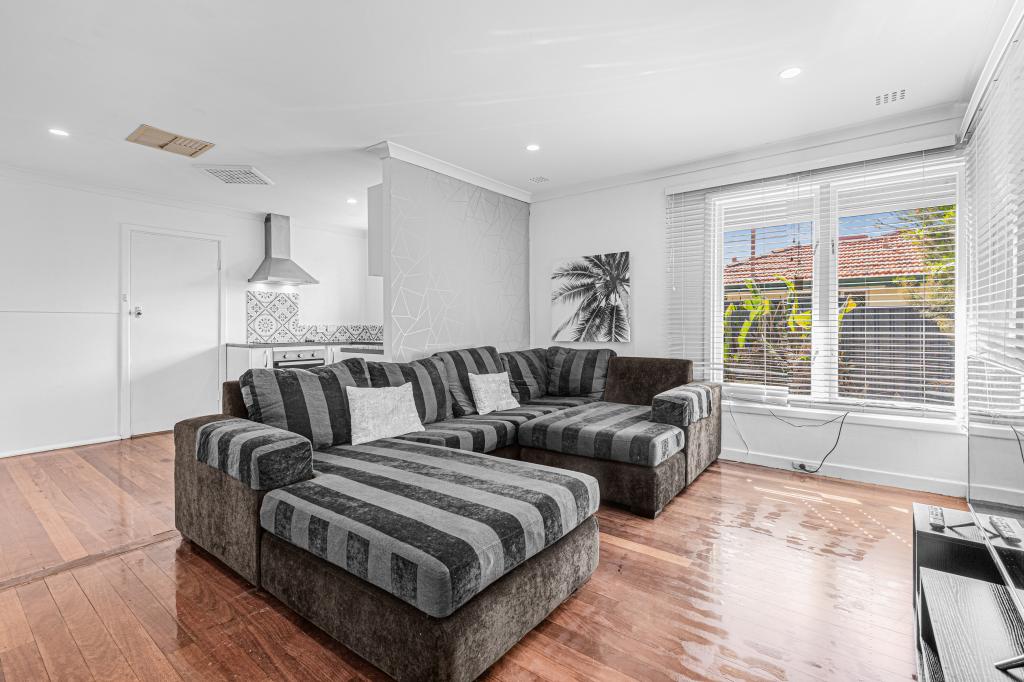 17 Golders Way, Girrawheen, WA 6064