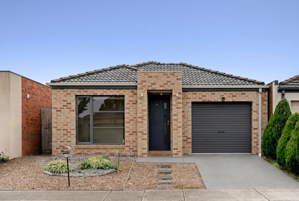 7 Lord Nolan St, Kurunjang, VIC 3337
