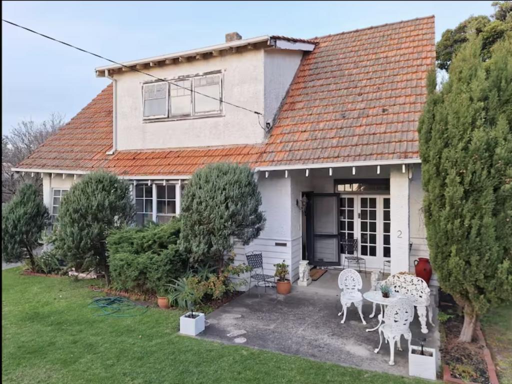 2 Cook St, Mornington, VIC 3931