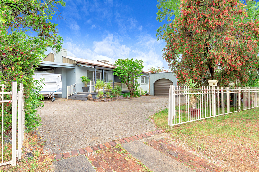 44 Edward St, South Tamworth, NSW 2340