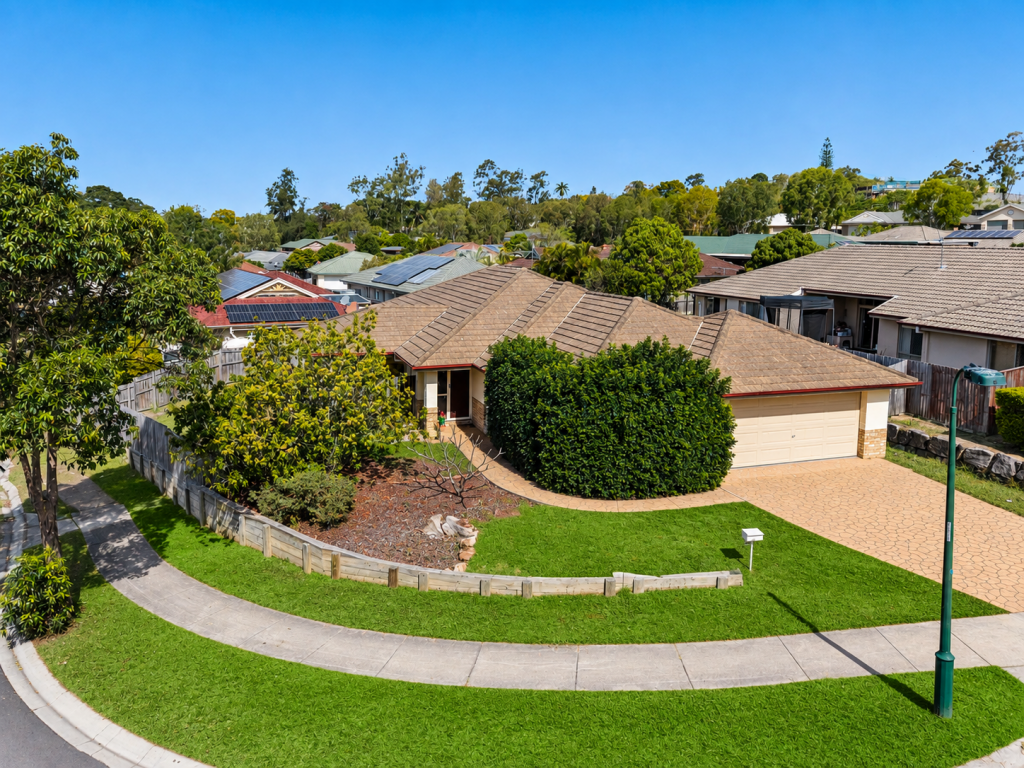 32 Whitmore Cres, Goodna, QLD 4300