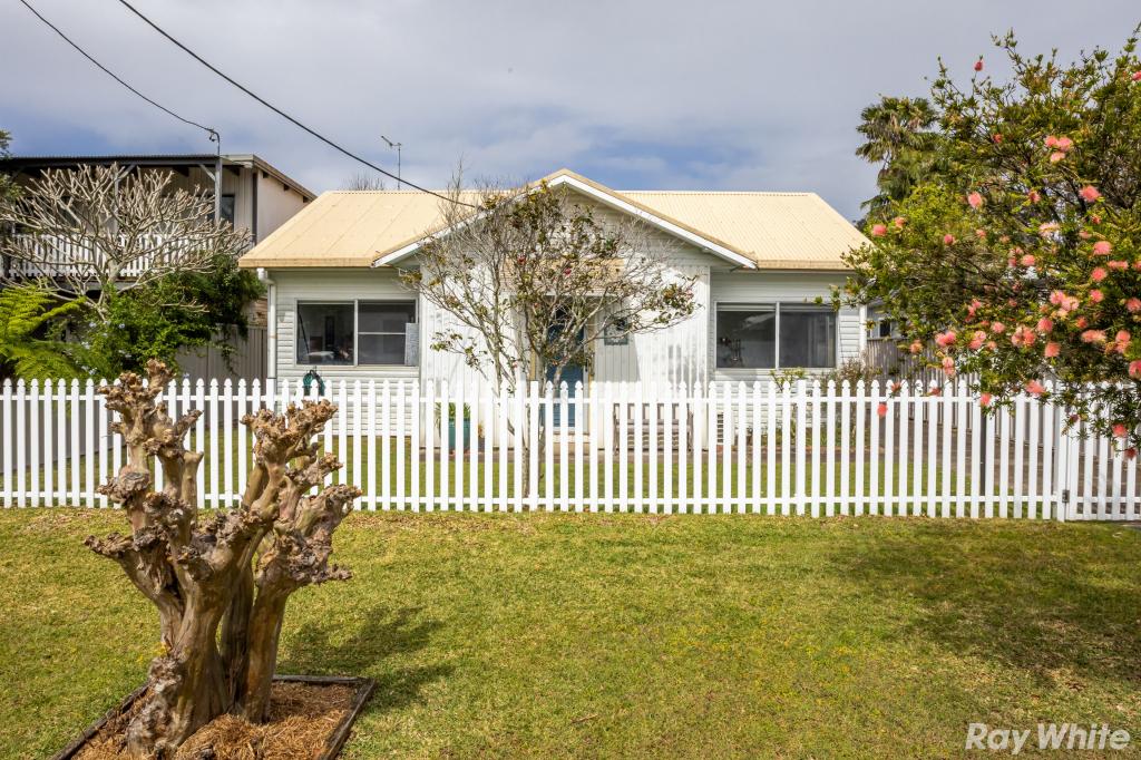 8 KULAROO DR, FORSTER, NSW 2428