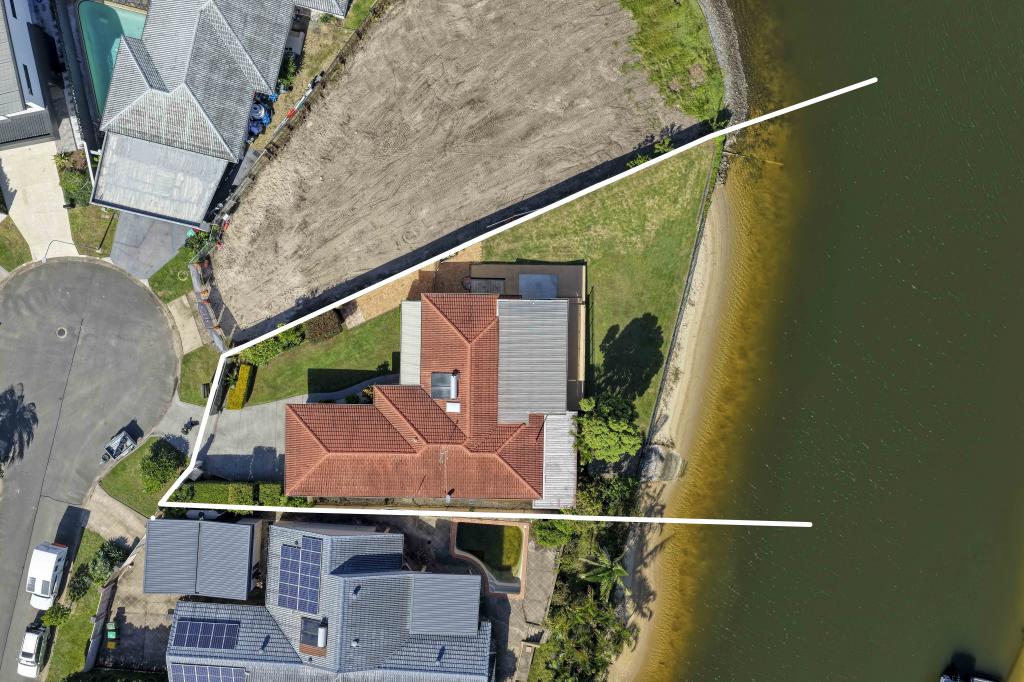 9 Aroona Ave, Broadbeach Waters, QLD 4218