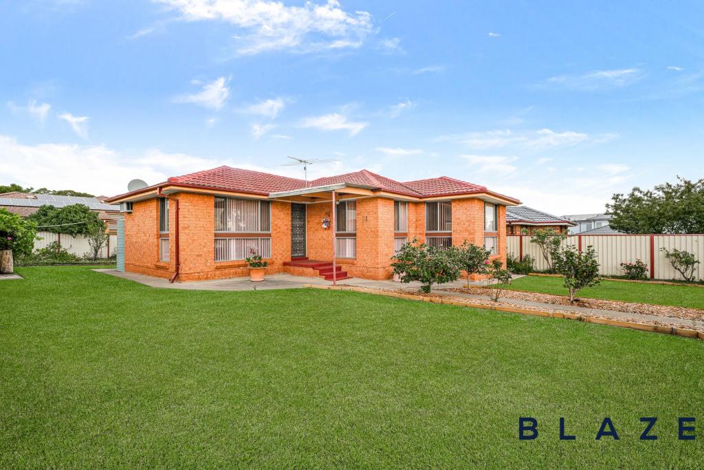 53 Curran St, Prairiewood, NSW 2176