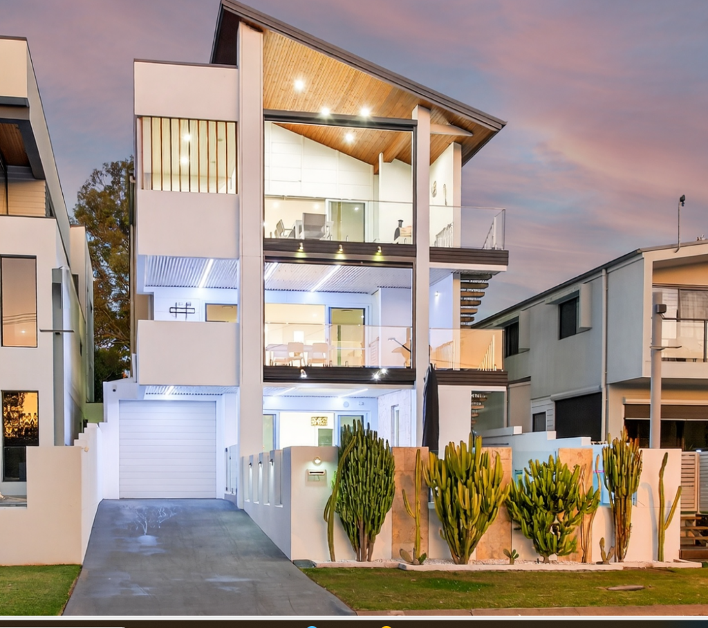 13 Pinnaroo St, Hope Island, QLD 4212