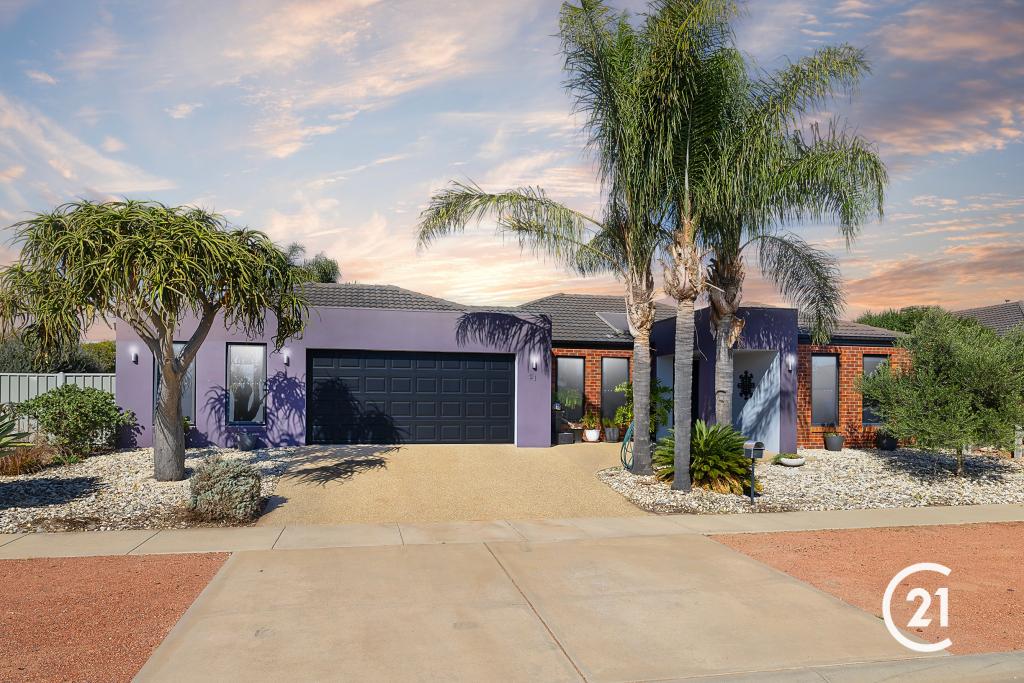 31 DECLAN WAY, ECHUCA, VIC 3564