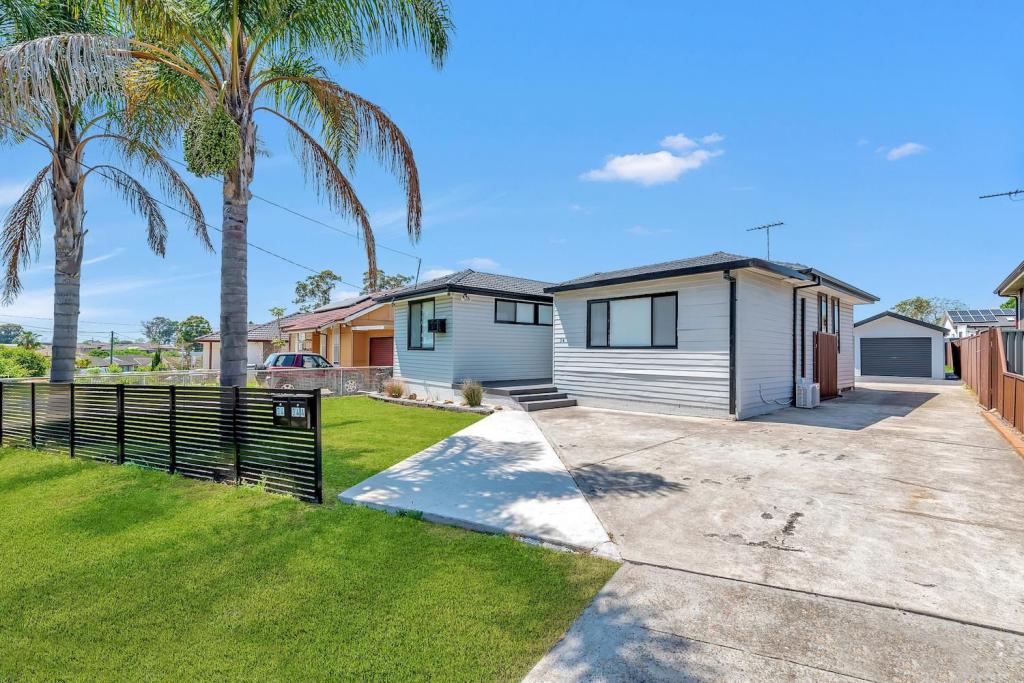 34 Grainger Ave, Mount Pritchard, NSW 2170