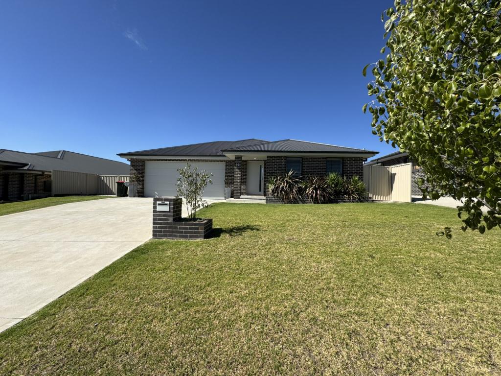 18 Basalt Way, Kelso, NSW 2795