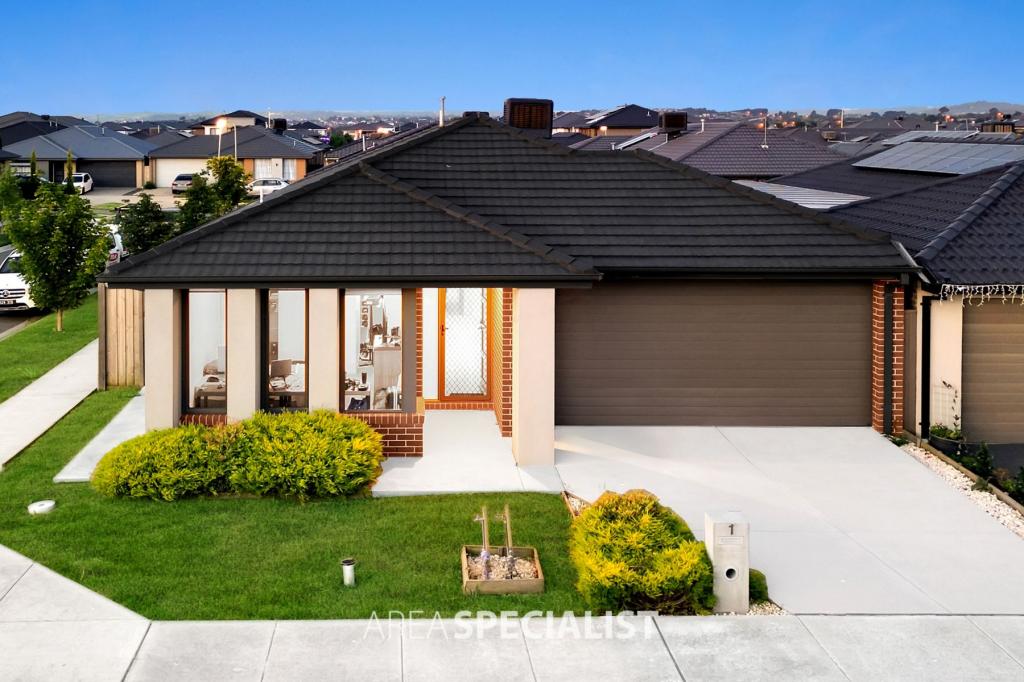 1 Panther Cl, Clyde North, VIC 3978