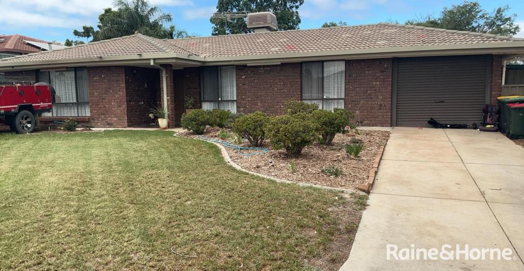 24 Wanbi Ct, Craigmore, SA 5114
