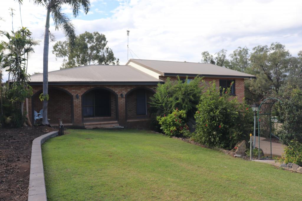 69 Burnett St, Mundubbera, QLD 4626