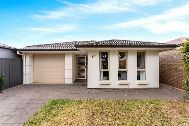 25 Burley Griffin Dr, Andrews Farm, SA 5114