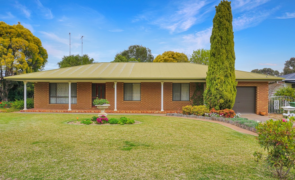 8 Acacia St, West Wyalong, NSW 2671